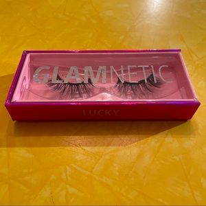 Glamnetic magnetic lashes in Lucky